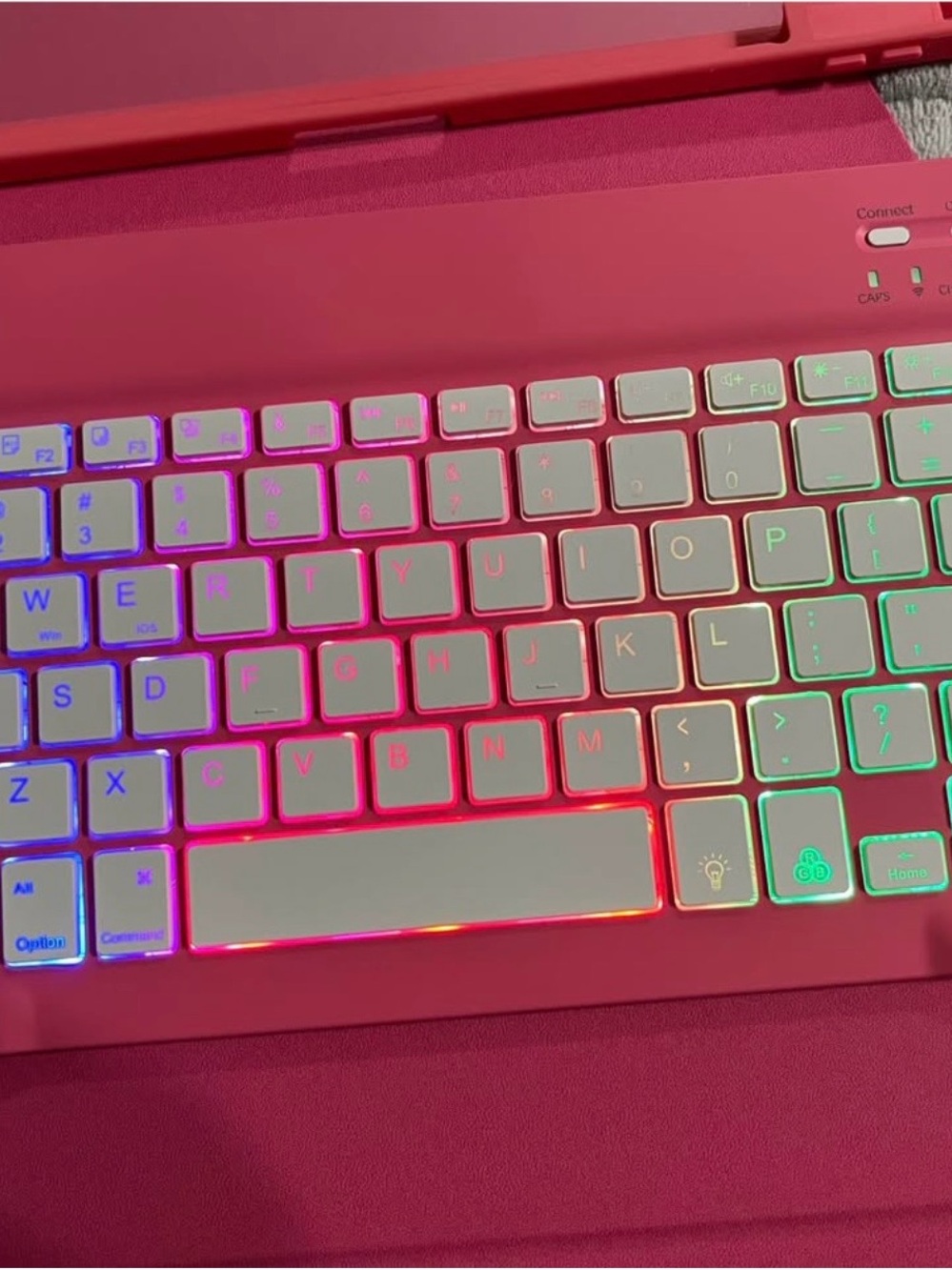 Pink Bluetooth Keyboard Case for Tablet - Picture 2 of 3